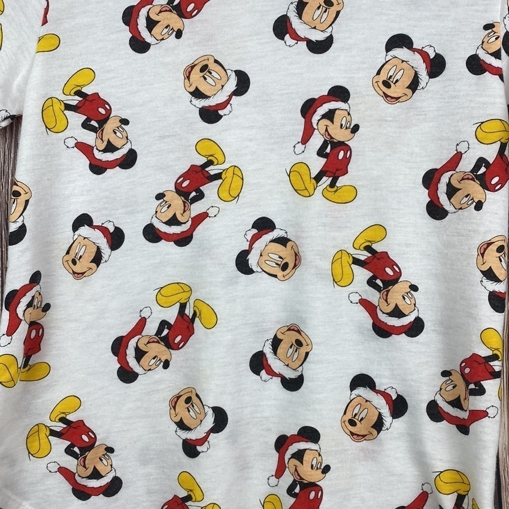 Juniorâs Disney Mickey Mouse Christmas Themed White Tee- Size 7-9 (Womanâs Sm) - Picture 3 of 10